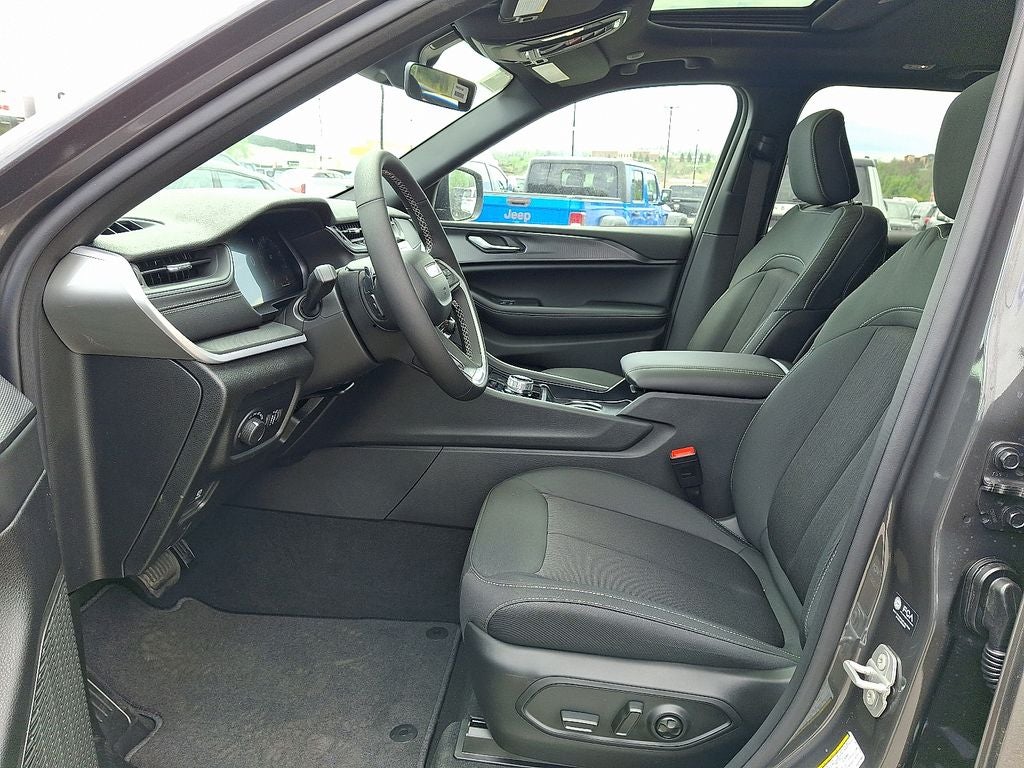2026 Jeep Grand Cherokee Laredo X