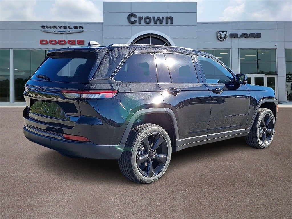 2025 Jeep Grand Cherokee Laredo