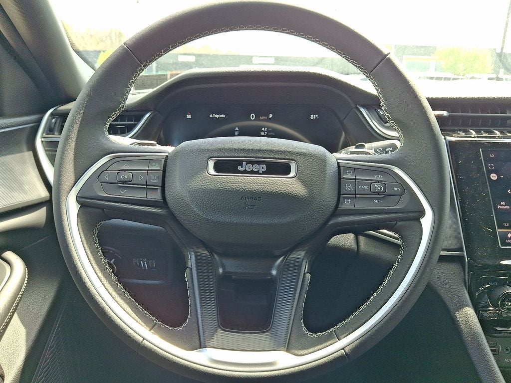 2026 Jeep Grand Cherokee Laredo