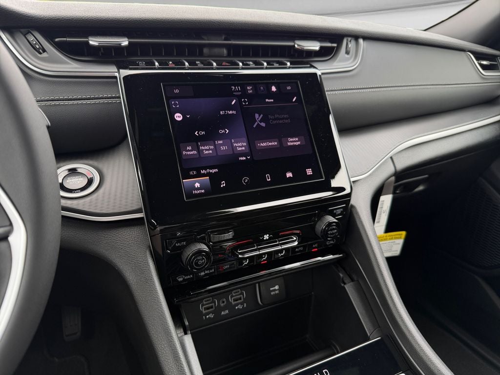 2026 Jeep Grand Cherokee Laredo