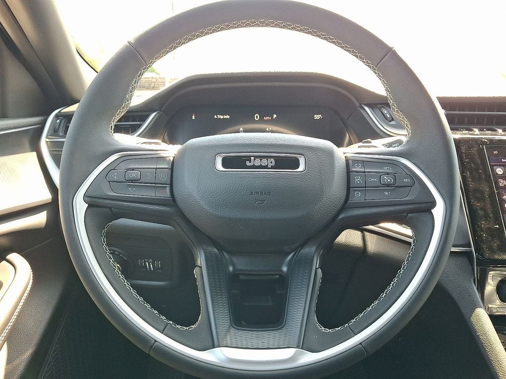 2026 Jeep Grand Cherokee Laredo