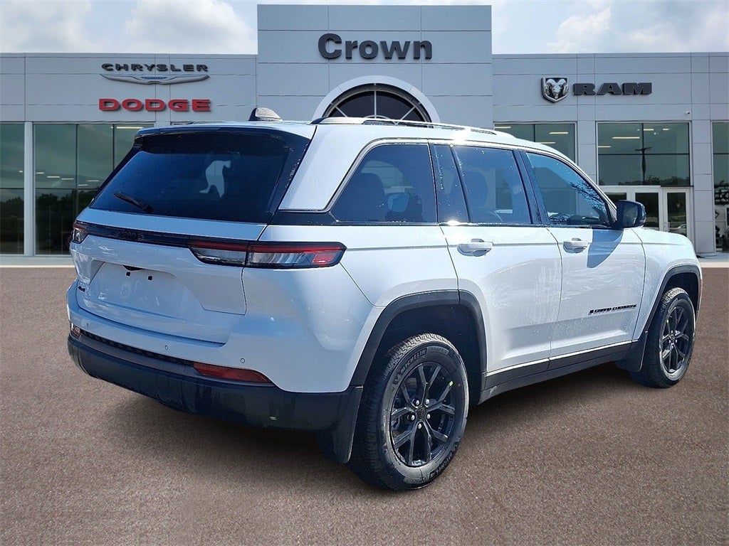 2026 Jeep Grand Cherokee Laredo