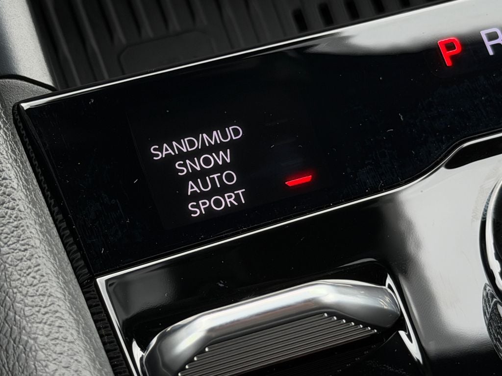 2027 Jeep Grand Cherokee Laredo Altitude