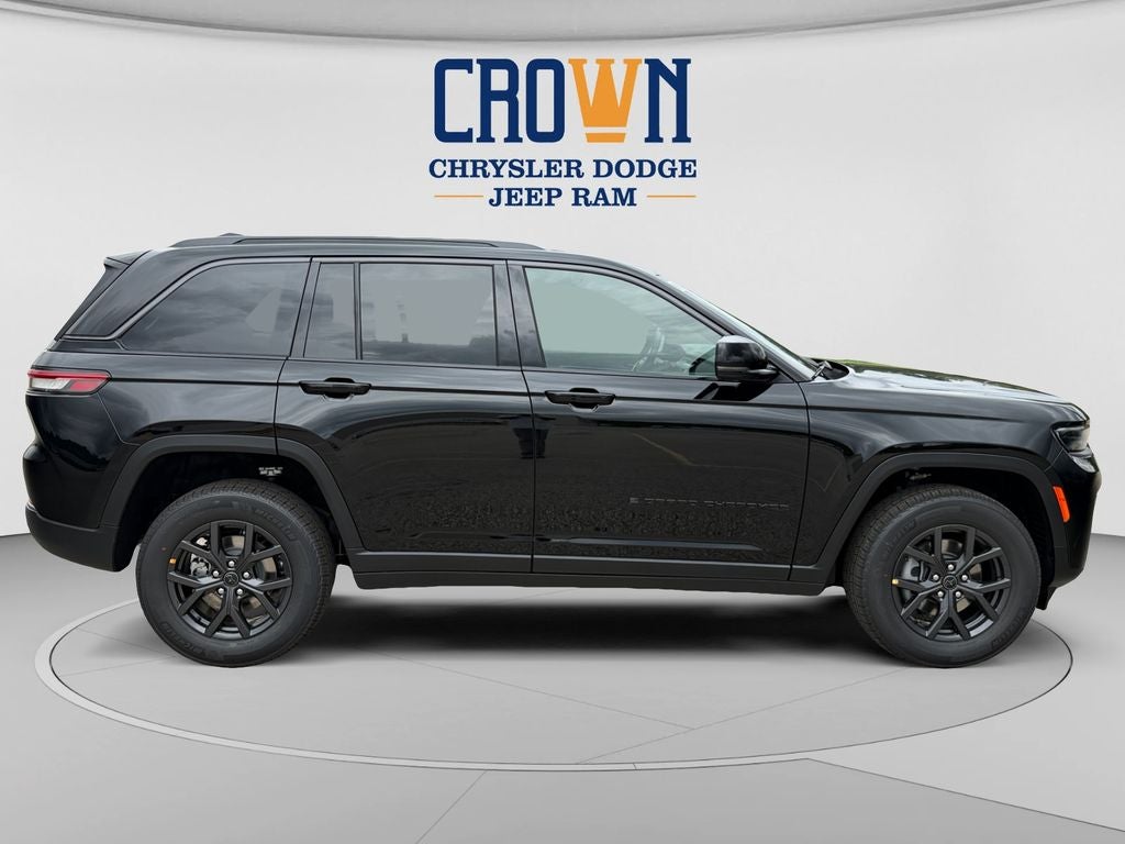 2027 Jeep Grand Cherokee Laredo Altitude