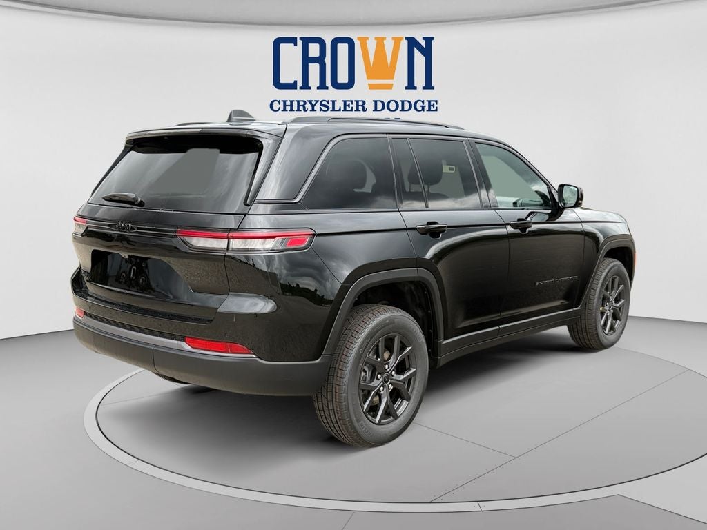 2027 Jeep Grand Cherokee Laredo Altitude