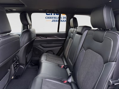 2027 Jeep Grand Cherokee Laredo Altitude
