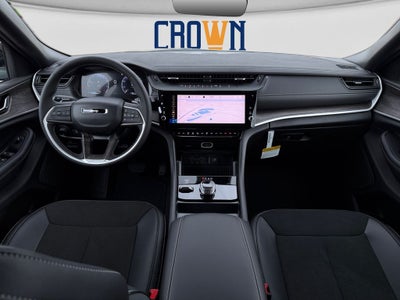 2027 Jeep Grand Cherokee Laredo Altitude