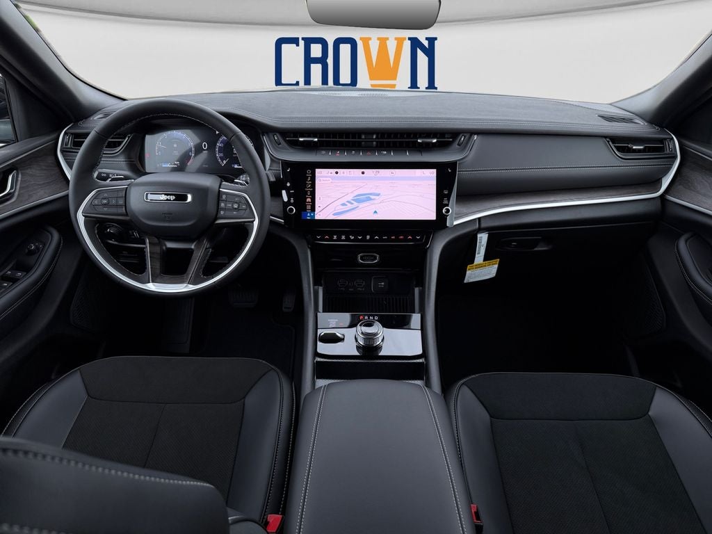 2027 Jeep Grand Cherokee Laredo Altitude