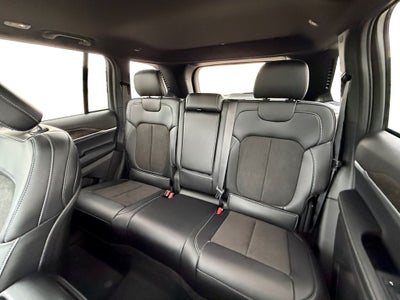 2027 Jeep Grand Cherokee Laredo Altitude