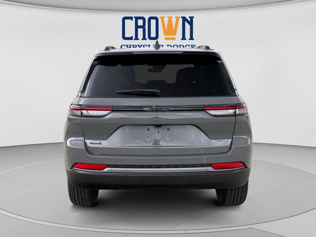 2027 Jeep Grand Cherokee Laredo Altitude