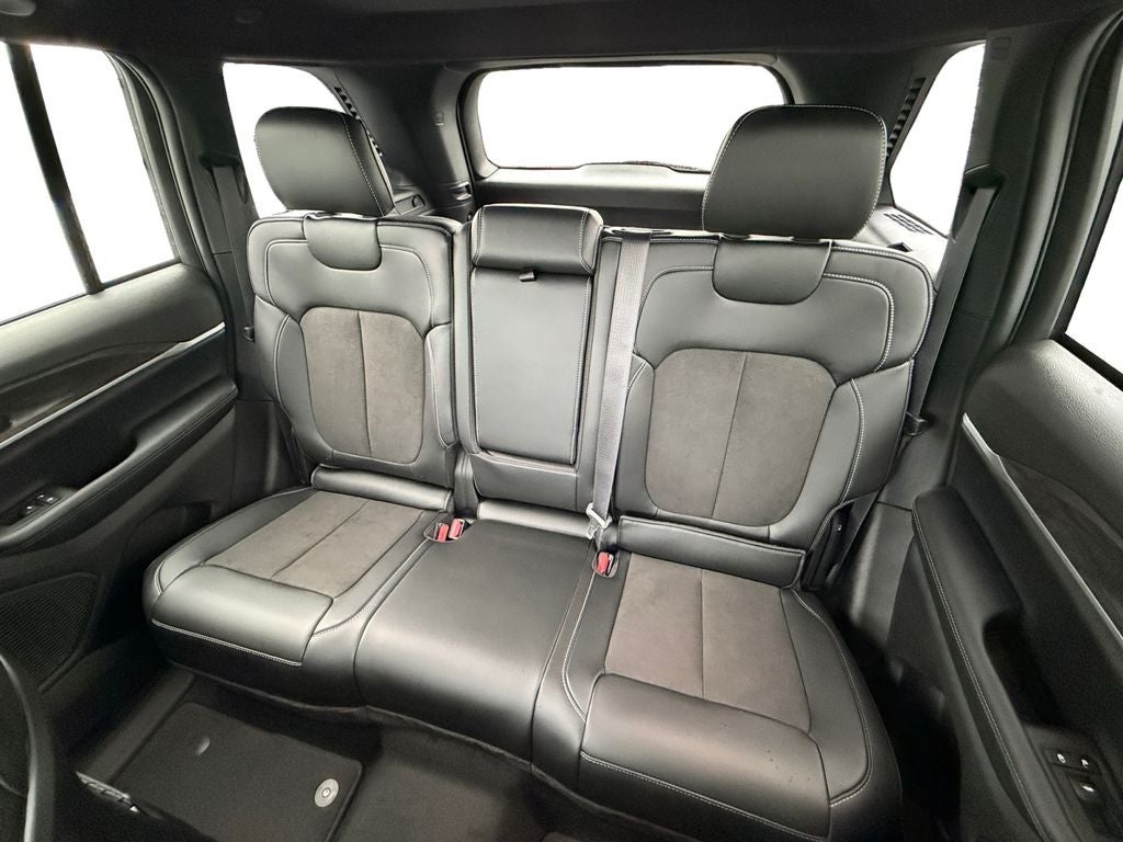 2026 Jeep Grand Cherokee Altitude