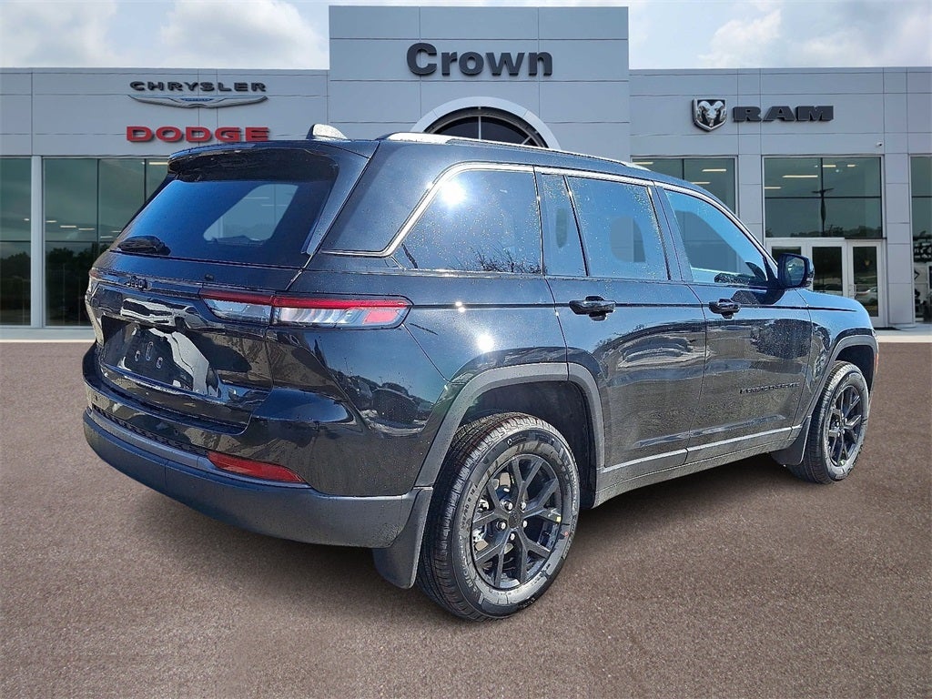 2026 Jeep Grand Cherokee Laredo
