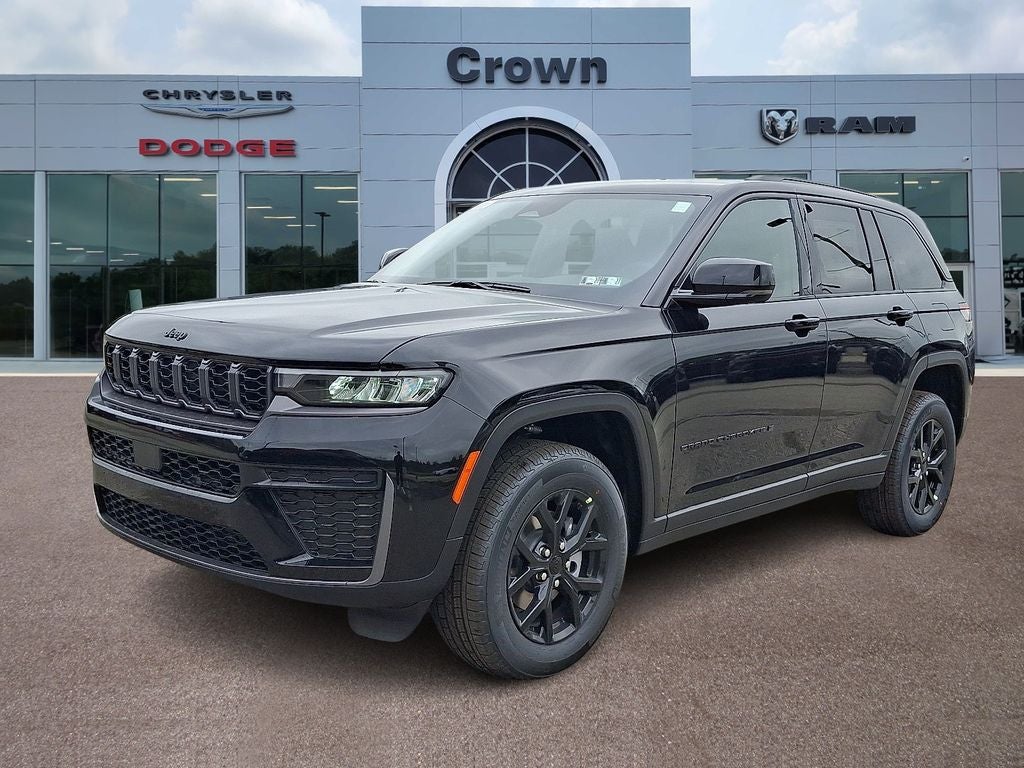 2026 Jeep Grand Cherokee Laredo Altitude