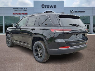 2026 Jeep Grand Cherokee Laredo Altitude