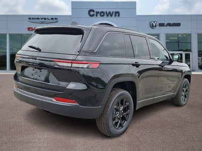 2026 Jeep Grand Cherokee Laredo Altitude