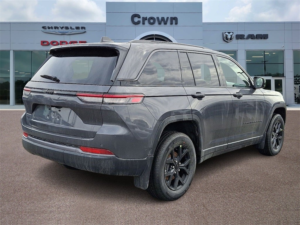 2026 Jeep Grand Cherokee Laredo