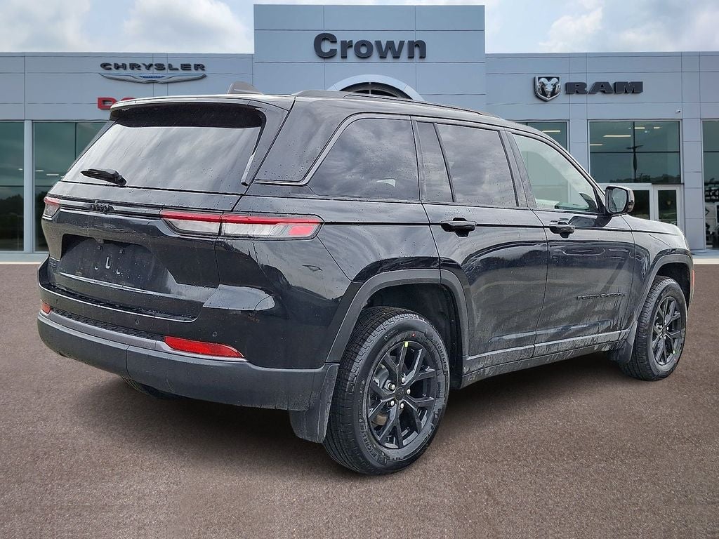 2026 Jeep Grand Cherokee Laredo