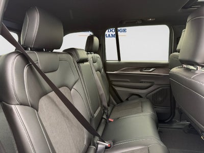 2027 Jeep Grand Cherokee Altitude