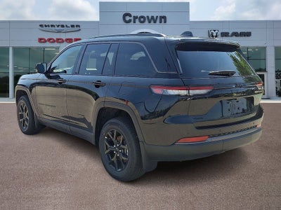 2026 Jeep Grand Cherokee Laredo