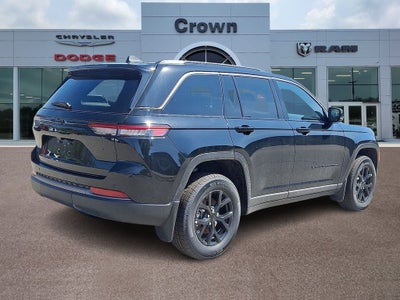2026 Jeep Grand Cherokee Laredo
