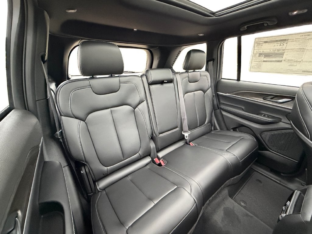 2027 Jeep Grand Cherokee Limited