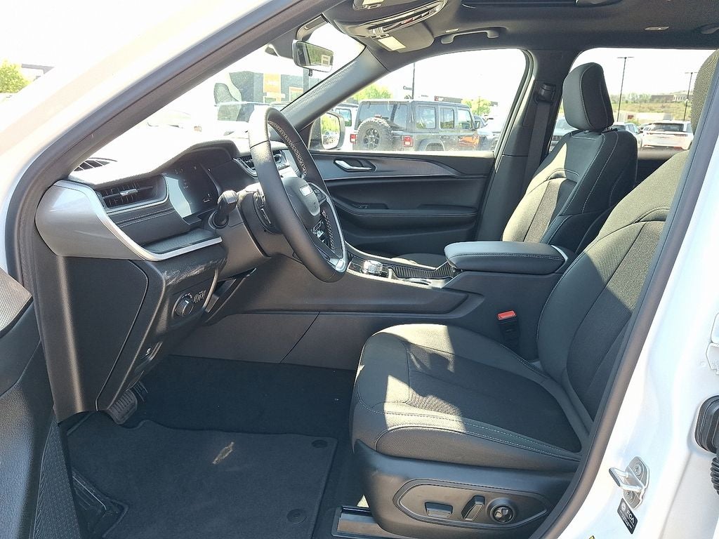 2026 Jeep Grand Cherokee L Laredo