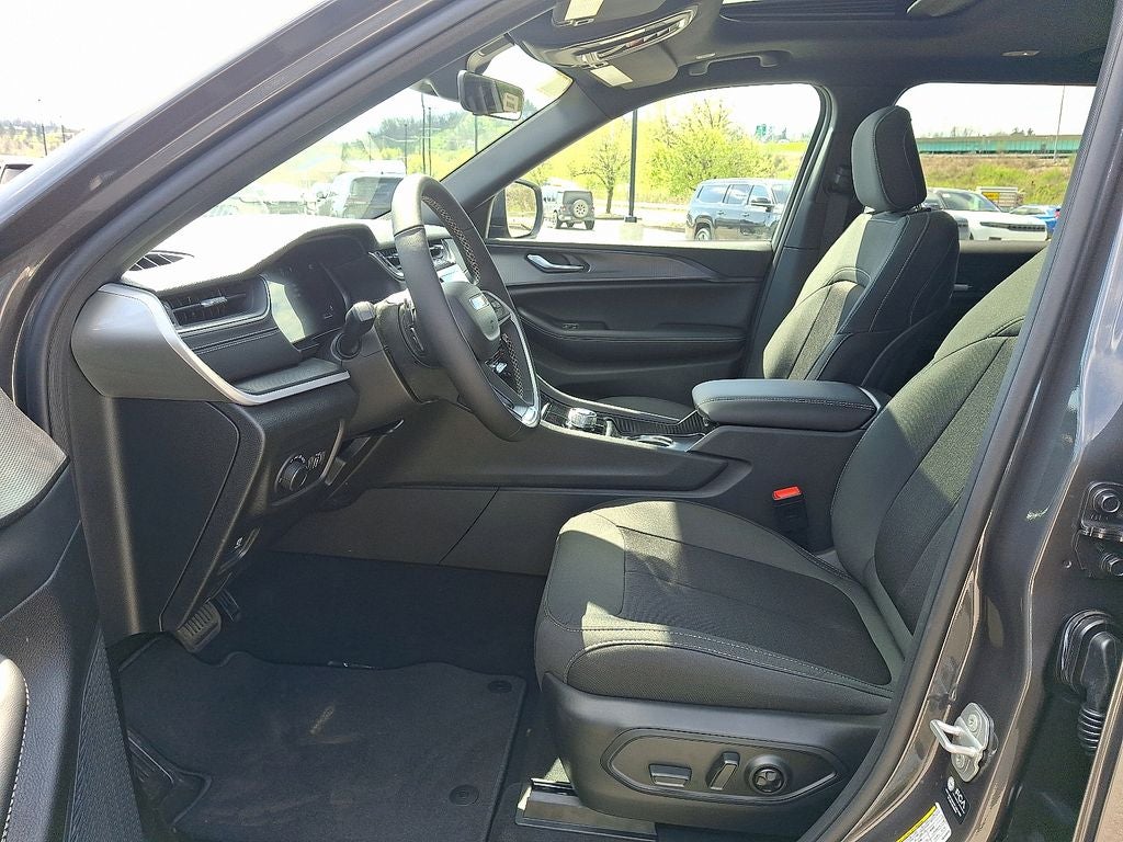 2026 Jeep Grand Cherokee L Laredo