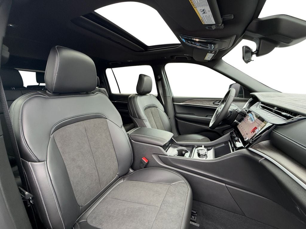 2027 Jeep Grand Cherokee L Laredo Altitude