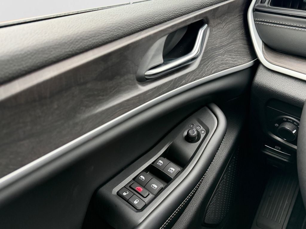 2026 Jeep Grand Cherokee L Laredo