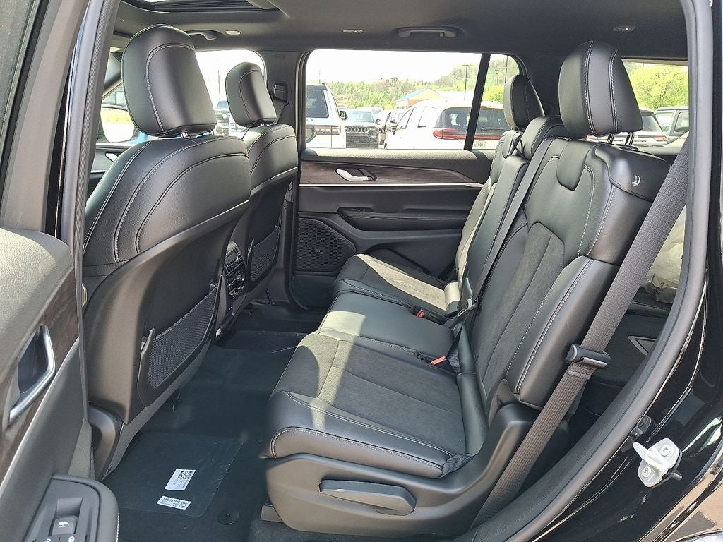 2026 Jeep Grand Cherokee L Laredo