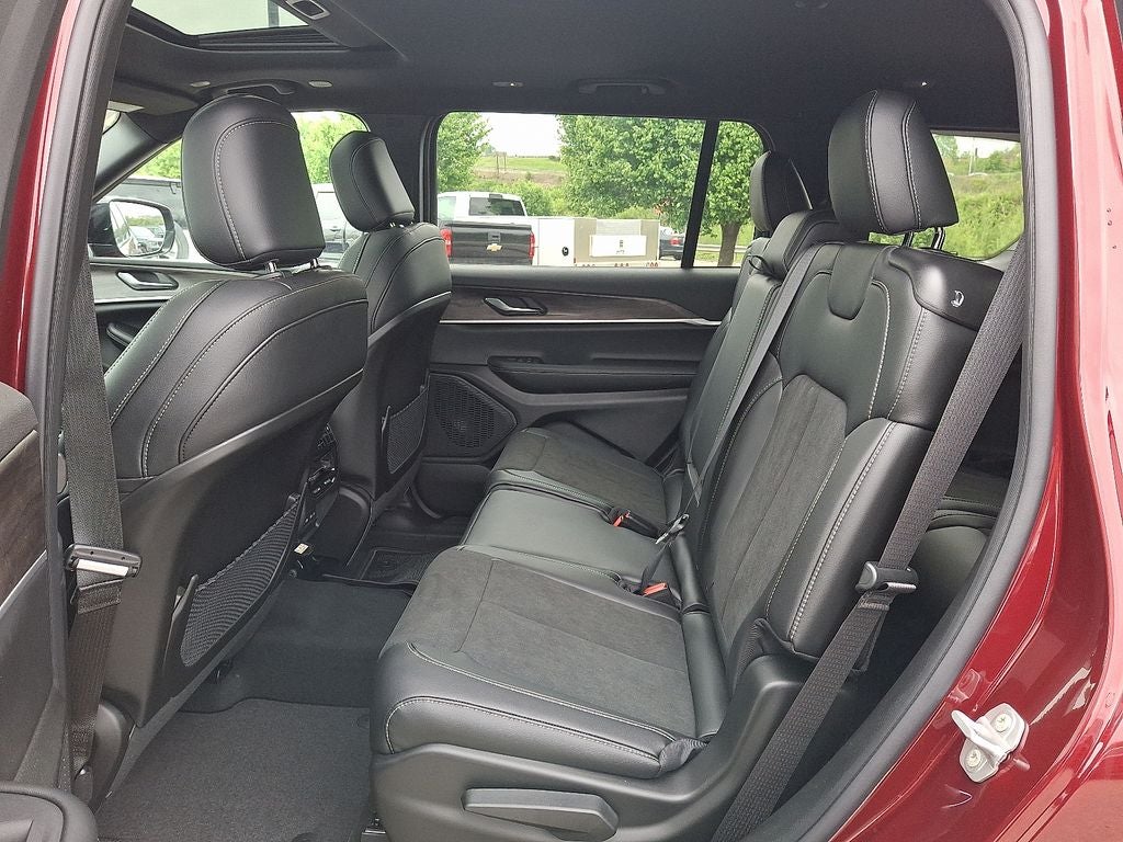 2026 Jeep Grand Cherokee L Laredo