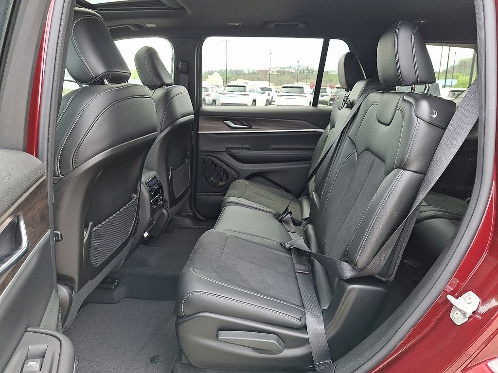 2026 Jeep Grand Cherokee L Laredo