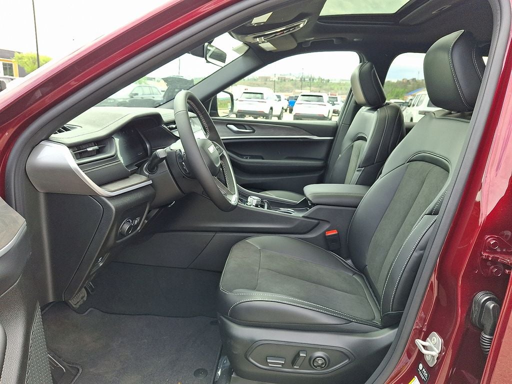 2026 Jeep Grand Cherokee L Laredo