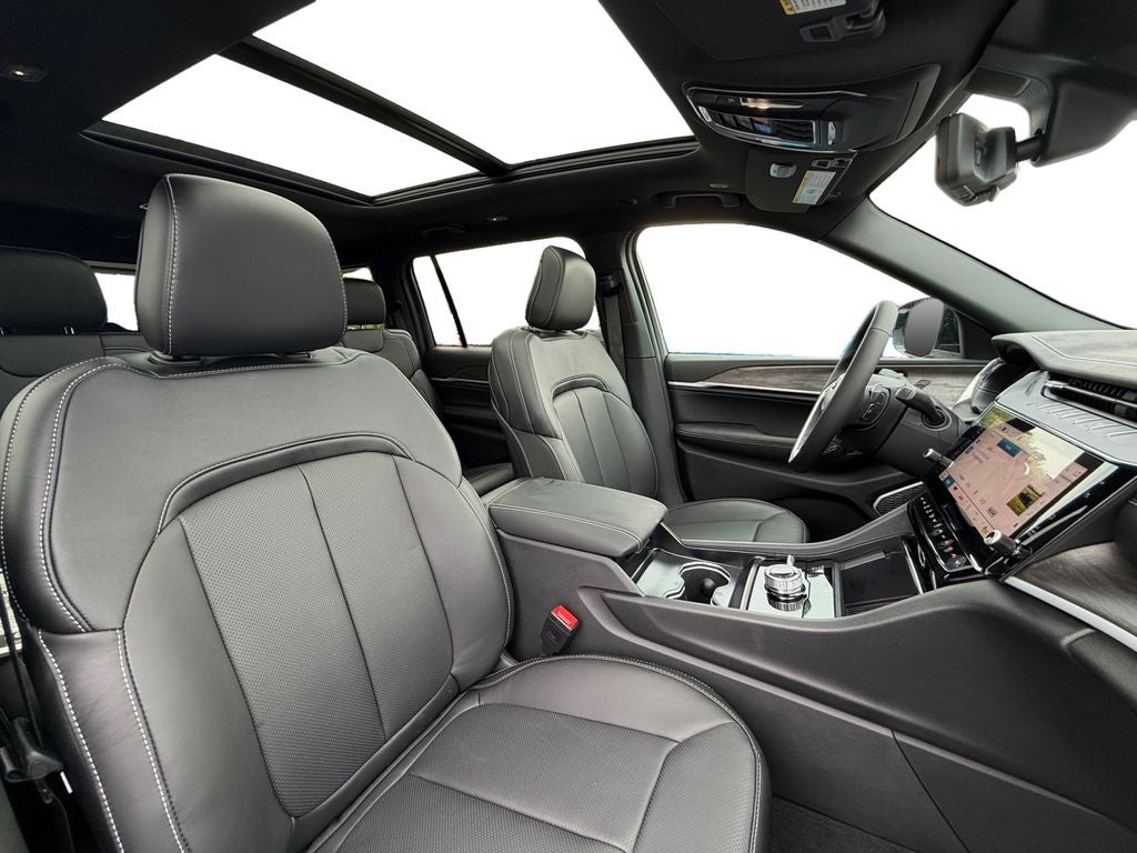 2027 Jeep Grand Cherokee L Limited Reserve