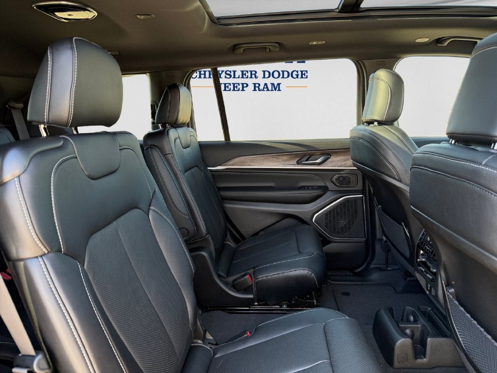 2027 Jeep Grand Cherokee L Limited Reserve