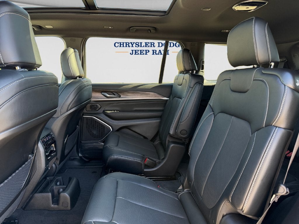 2027 Jeep Grand Cherokee L Limited Reserve