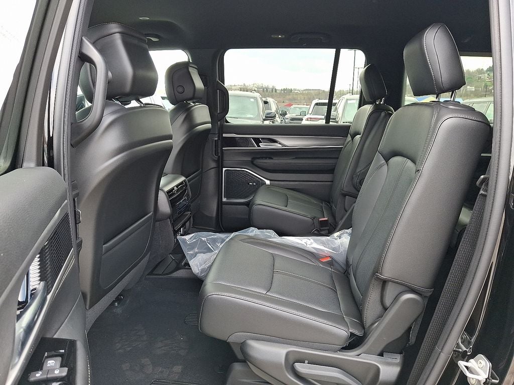 2026 Jeep Grand Wagoneer L 4x4