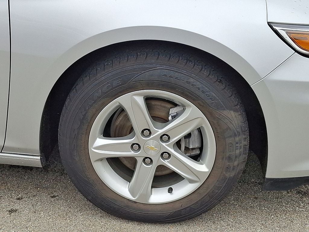 2022 Chevrolet Malibu LS 1FL
