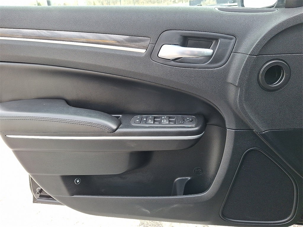 2021 Chrysler 300 Touring