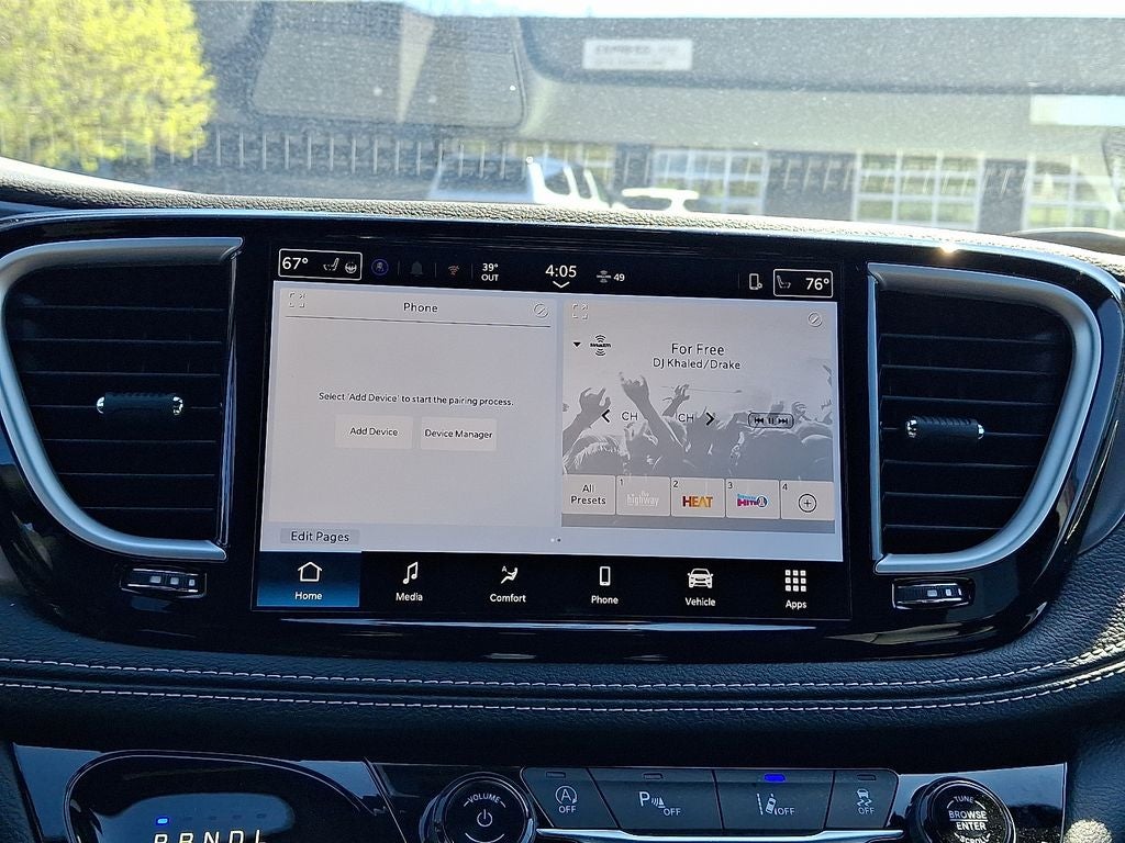 2026 Chrysler Pacifica Select