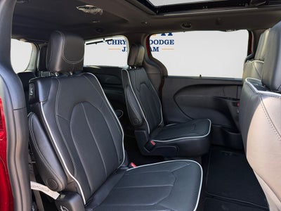 2027 Chrysler Pacifica Limited