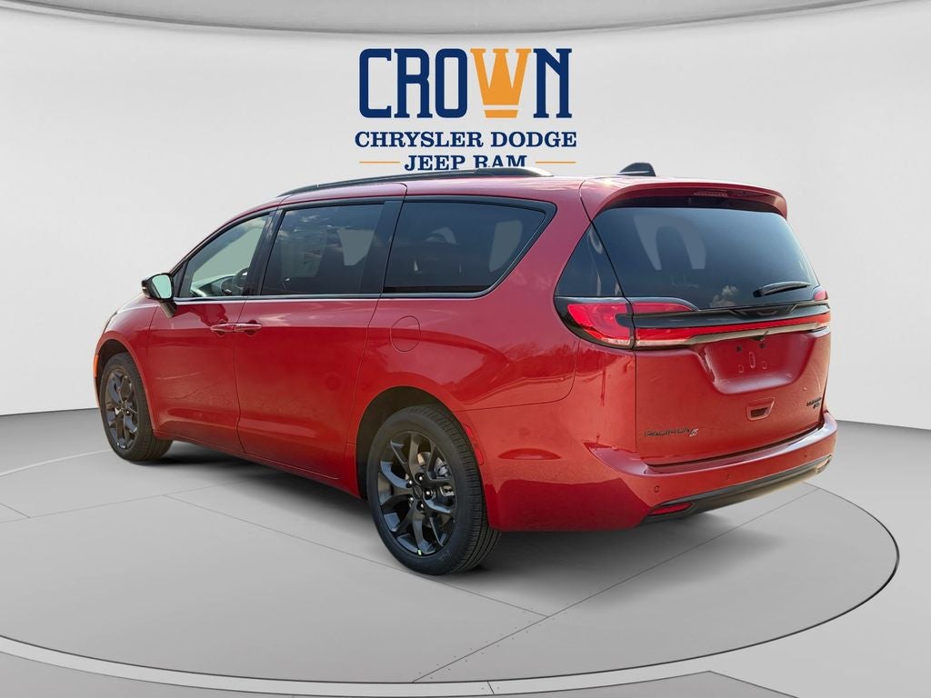 2027 Chrysler Pacifica Limited