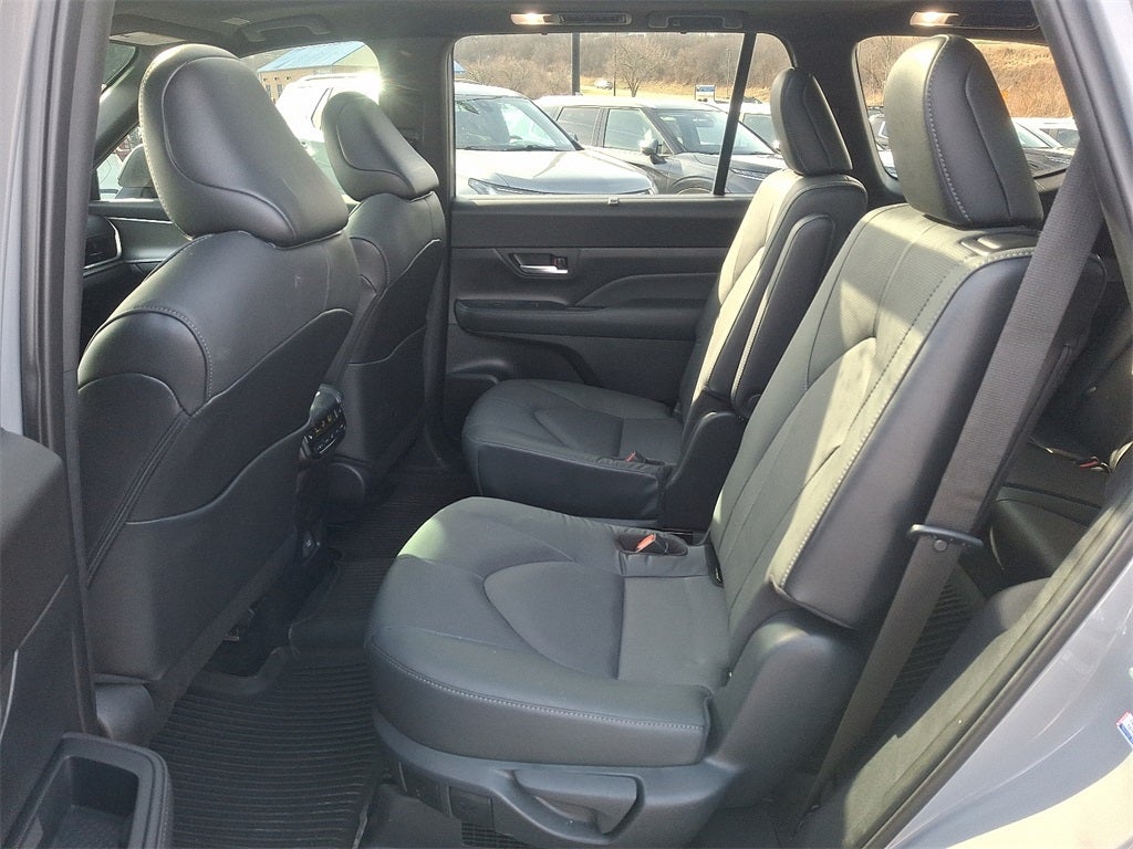 2025 Toyota Grand Highlander Hybrid Base