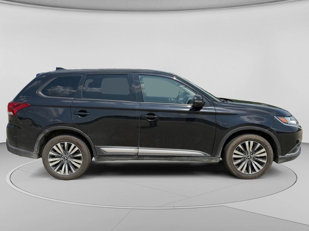 2020 Mitsubishi Outlander Base