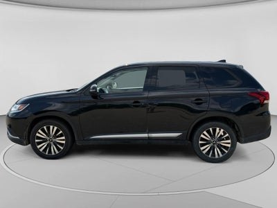 2020 Mitsubishi Outlander Base