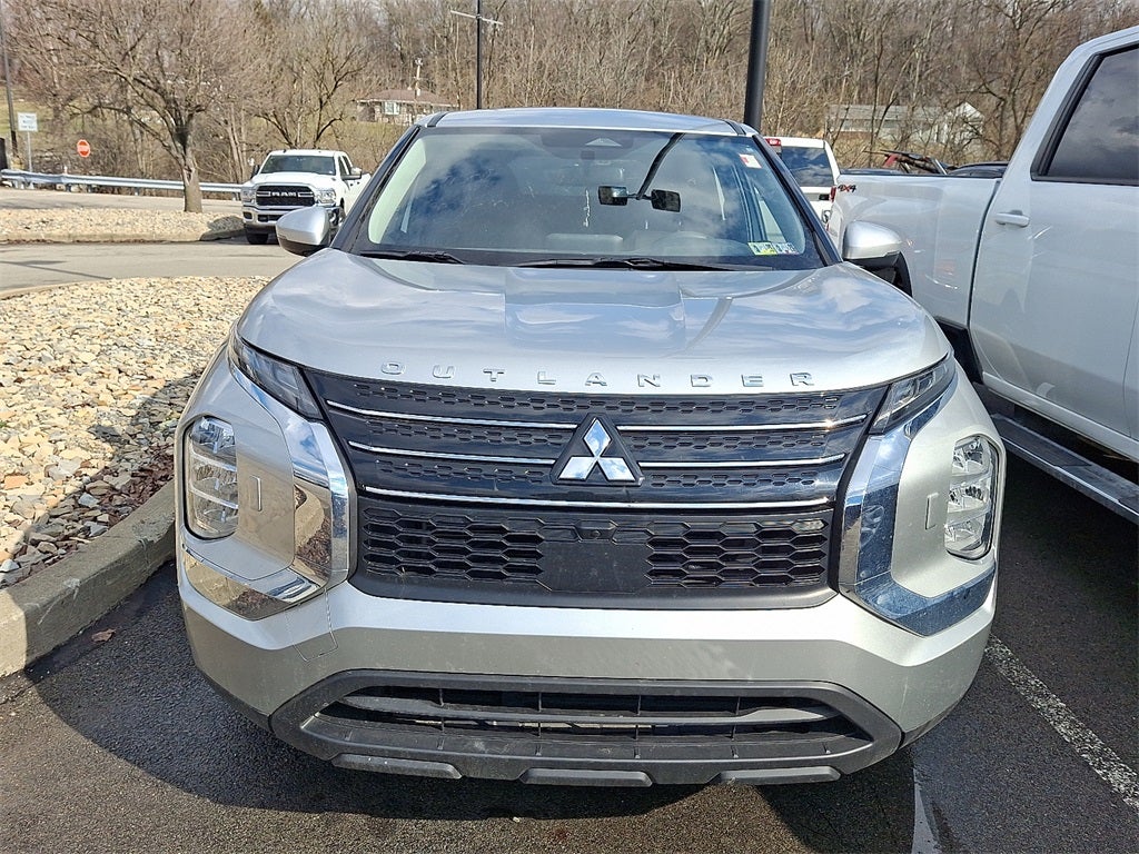 2024 Mitsubishi Outlander ES 4WD