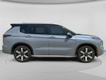 2026 Mitsubishi Outlander Base