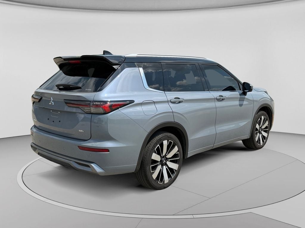 2026 Mitsubishi Outlander Base