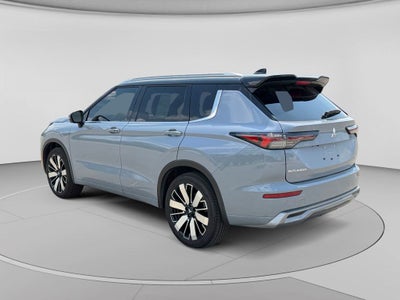2026 Mitsubishi Outlander Base