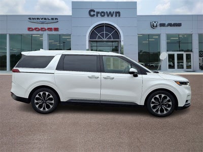 2024 Kia Carnival EX